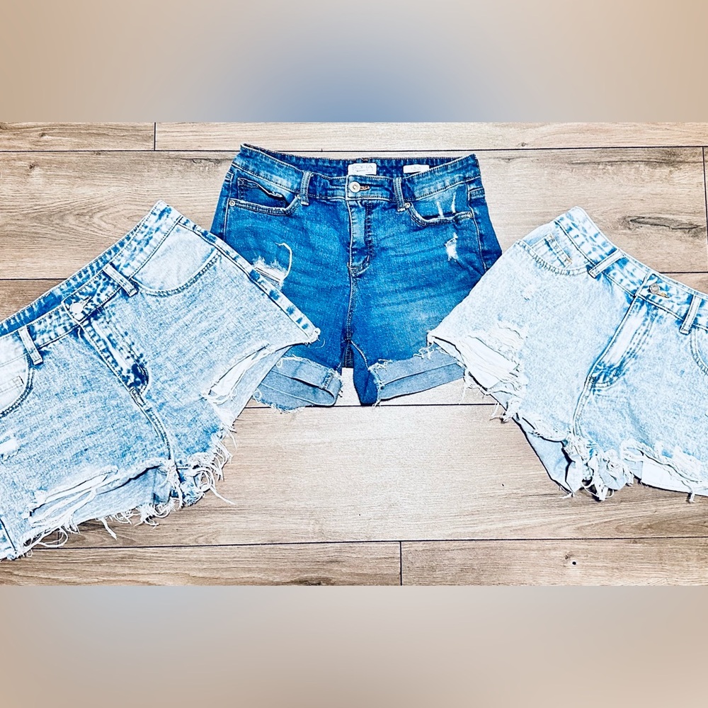 3 pairs of sz 6. Woman’s Denim Shorts